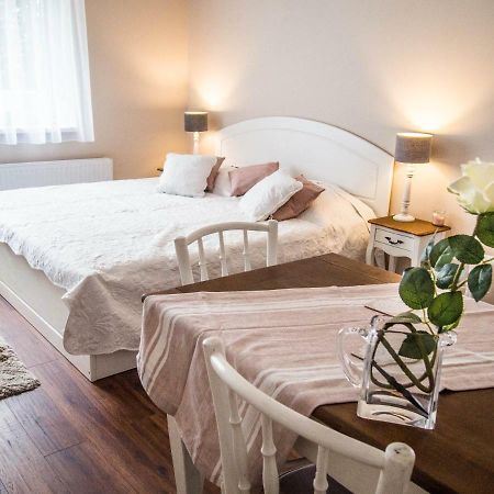 Feliz Apartman Gyula Eksteriør bilde